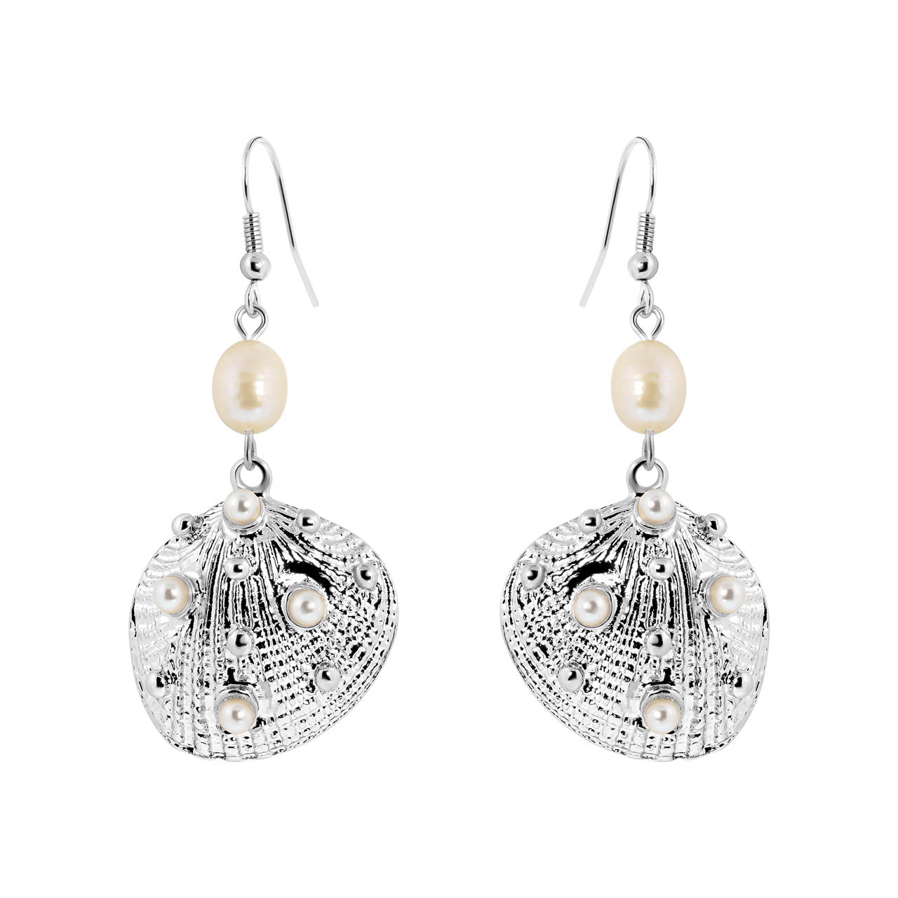 Zilverkleurig bijoux oorbellen met schelp en parel
