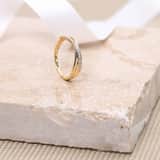Ring aus 585 Gelbgold mit Diamant (0,10 ct)