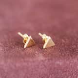 14 karaat geelgouden oorknoppen triangle 6mm voor dames