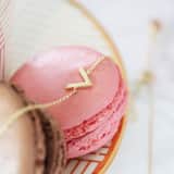 Vergoldetes Silberarmband mit V