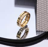 Stainless steel goldplated ring met kristal voor dames