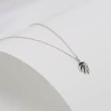 Zilveren ketting met hanger blad