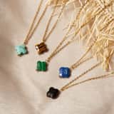 Halskette aus vergoldetem Edelstahl mit Lapis-Lazuli-Anhänger