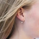 Ohrringe aus 375 Gold, oval, mit Kristall