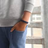 Jungenarmband aus Edelstahl, geflochten mit blauem Leder