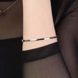 9 Karaat bangle wit met vierkante buis