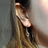 Goldfarbene Byoux-Ohrringe mit Knoten