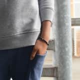 Jungenarmband aus Edelstahl mit schwarzen Achat-Natursteinen