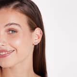 Helixpiercing in der Form eines Edelstahlrings