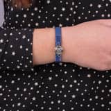 Blaues Byoux Armband mit Rosen-Amulett