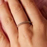 925 Silber-Ring mit einer Reihe Zirkonia-Besatz
