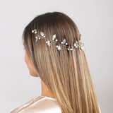 Haarschmuck mit Süßwasserperlen und Blattmotiv