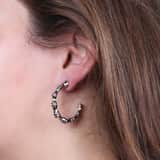 Zilverkleurige bijoux oorbellen bamboe