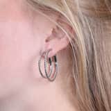 Silberfarbenes Set mit Bijoux-Ohrringen