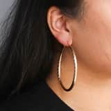 Bijoux zilverkleurige oorringen facet voor dames
