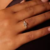 Ring, 375 Gold, mit 3 Zirkoniasteinen