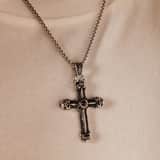 Halskette aus Edelstahl mit Kreuz