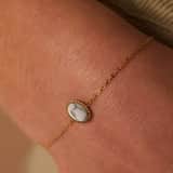 Armband aus Edelstahl, vergoldet, mit weißem Türkis