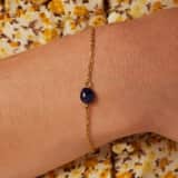 Armband aus Edelstahl, vergoldet, mit Lapislazuli