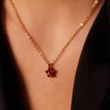 Halskette aus Edelstahl, vergoldet, Blume mit Zirkonia, Rot