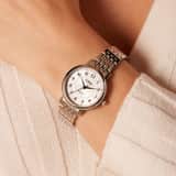 Lorus Damenuhr mit Armband aus Edelstahl RG221XX9