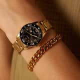 Regal cadeauset met gratis goudkleurige armband