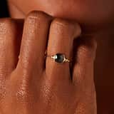 14 karaat geelgouden ring met london blue topaas