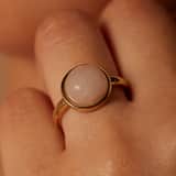 Ring aus Edelstahl, vergoldet, mit Rosenquarz