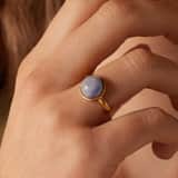 Stainless steel goldplated ring met blue lace agaat voor dames