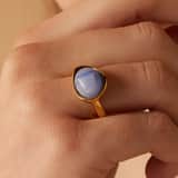 Stainless steel goldplated ring met blue lace agaat ovaal