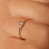 14 karaat geelgouden ring met 3 diamanten 0,14ct voor dames