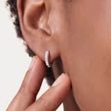 Zilveren oorbellen met zirkonia 10mm