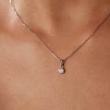 Silberne Kette mit Anhänger mit Zirkonia
