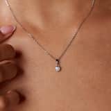 Silberne Kette mit Anhänger mit Zirkonia