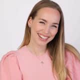 Zilveren oorhangers hart met zirkonia voor dames