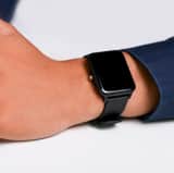Axcent smartwatch met een zwart rubberen band