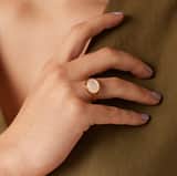 Stainless steel goldplated ring met rozenkwarts ovaal