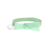Elastisches Kinderarmband in Grün mit Kleeblatt-Anhänger