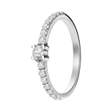 Zilveren ring met zirkonia stenen