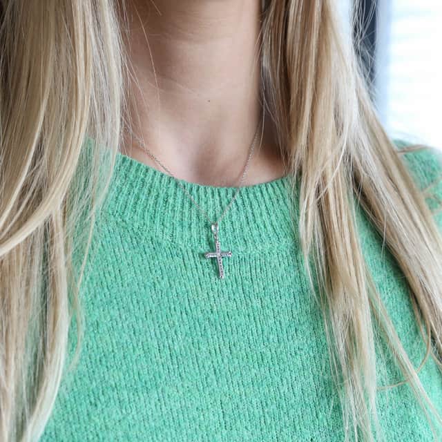 Zilveren hanger kruis met zirkonia