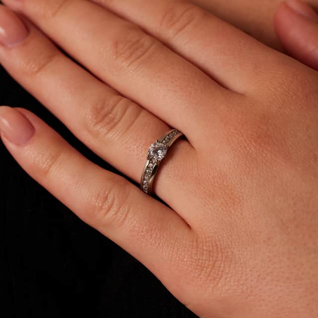 Stainless steel dames ring met zirkonia