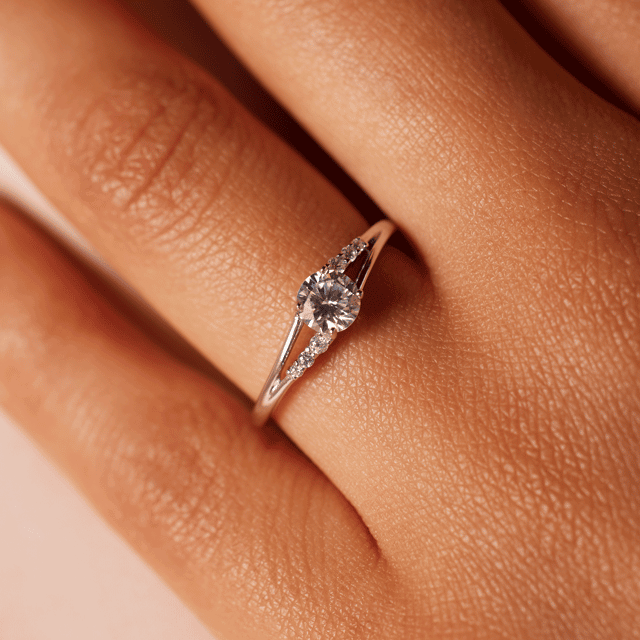 Zilveren ring met zirkonia