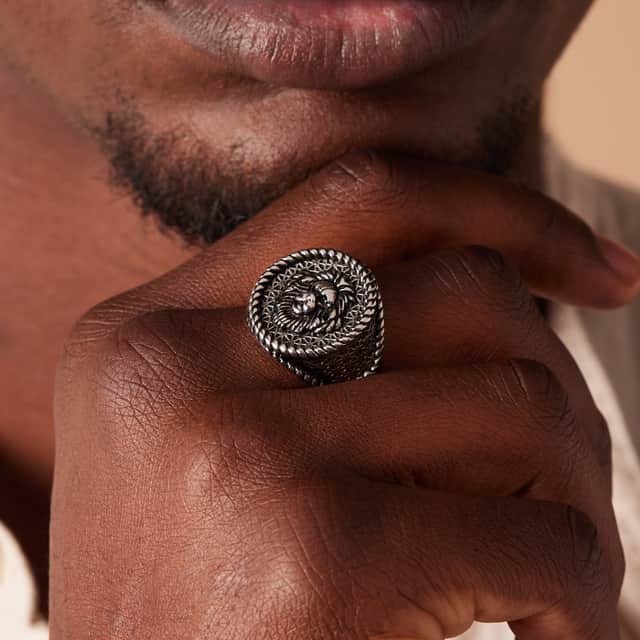 Stainless steel ring leeuw