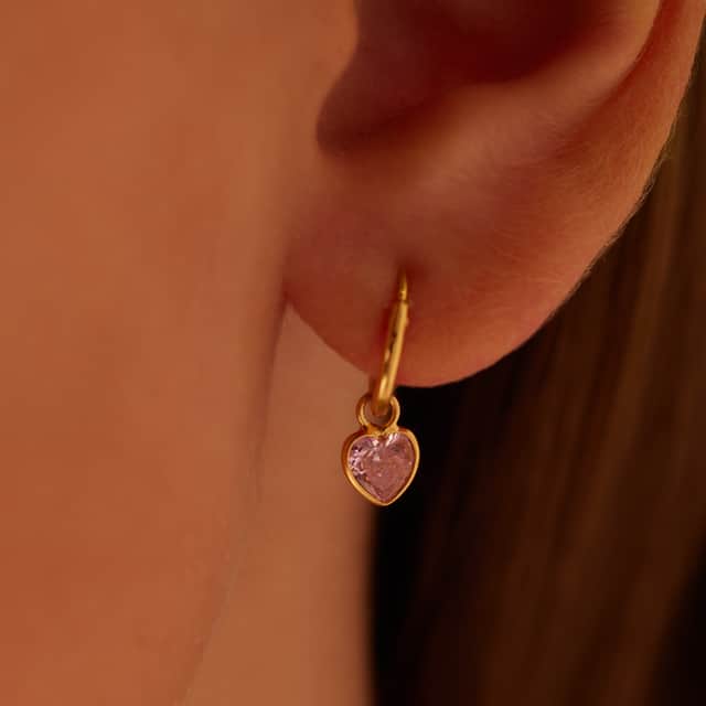 Zilveren goldplated oorringen met roze hartje