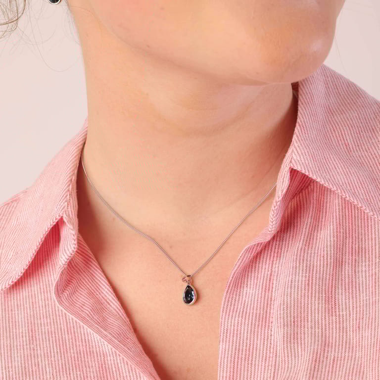 Zilveren ketting met blauwe kristal voor dames