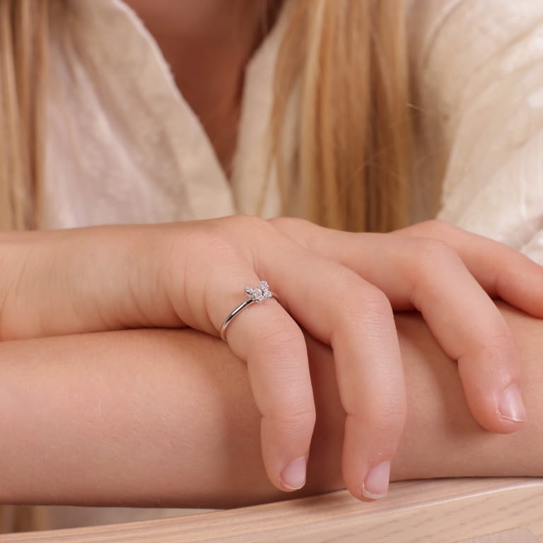 Zilveren kinderring vlinder met roze zirkonia