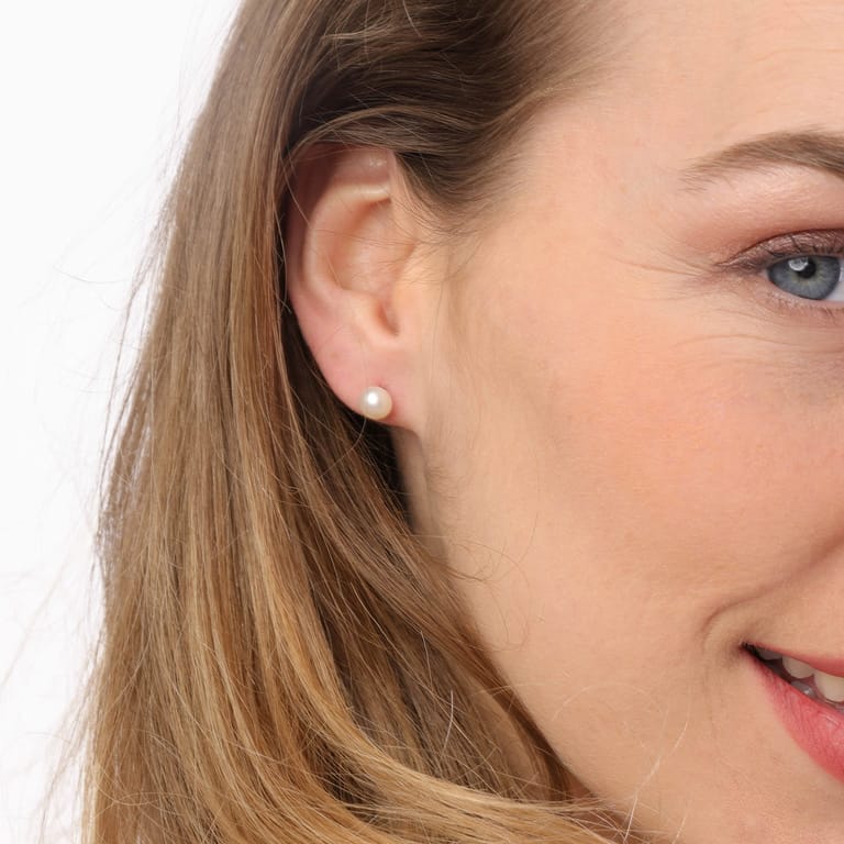 Zilveren oorbel zoetwaterparel 5mm voor dames
