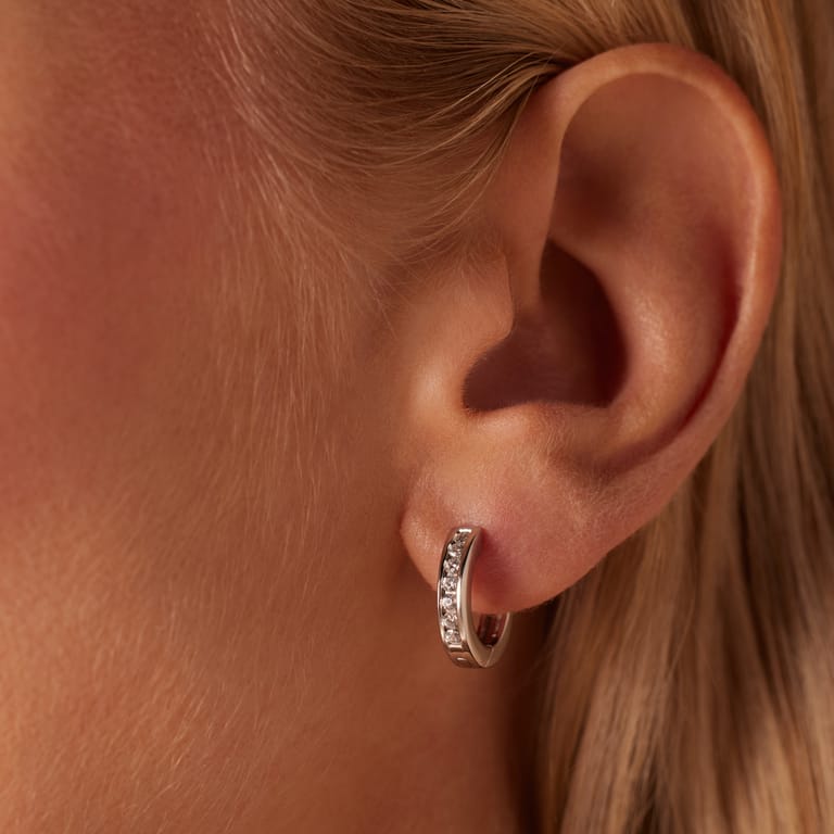 Zilveren oorringen met Swarovski zirkonia voor dames