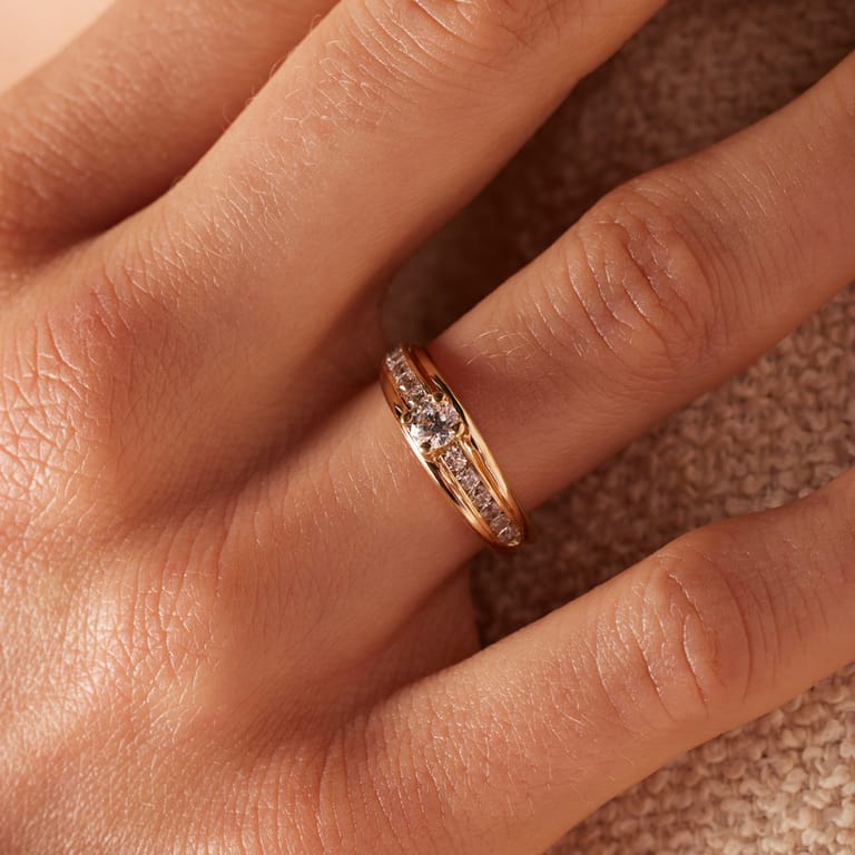 14 Karaat geelgouden ring met zirkonia