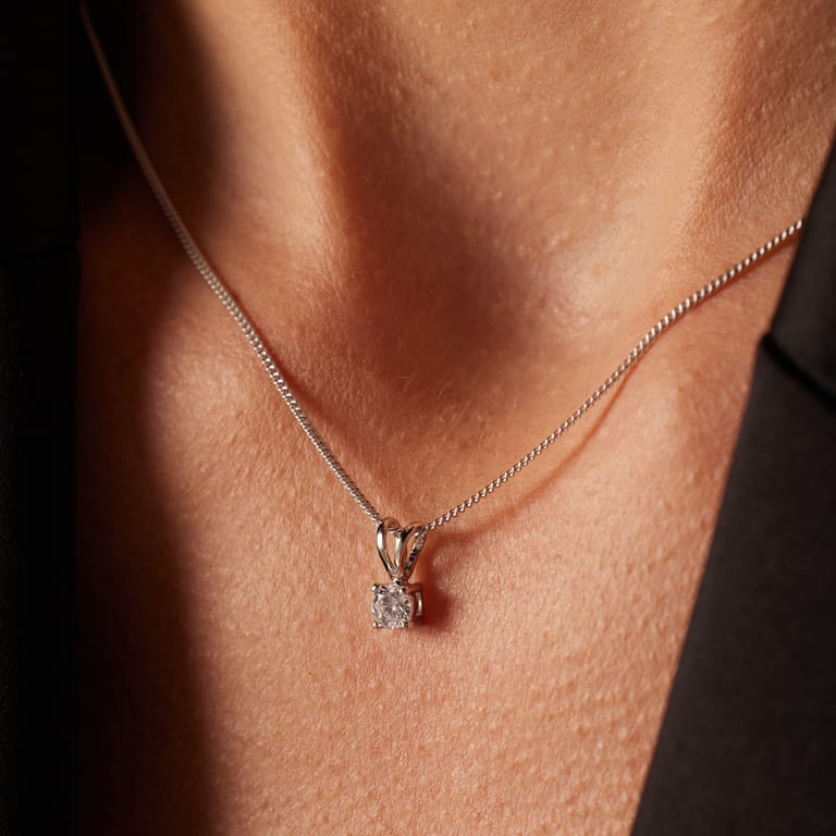 Zilveren ketting met hanger zirkonia 4mm voor dames